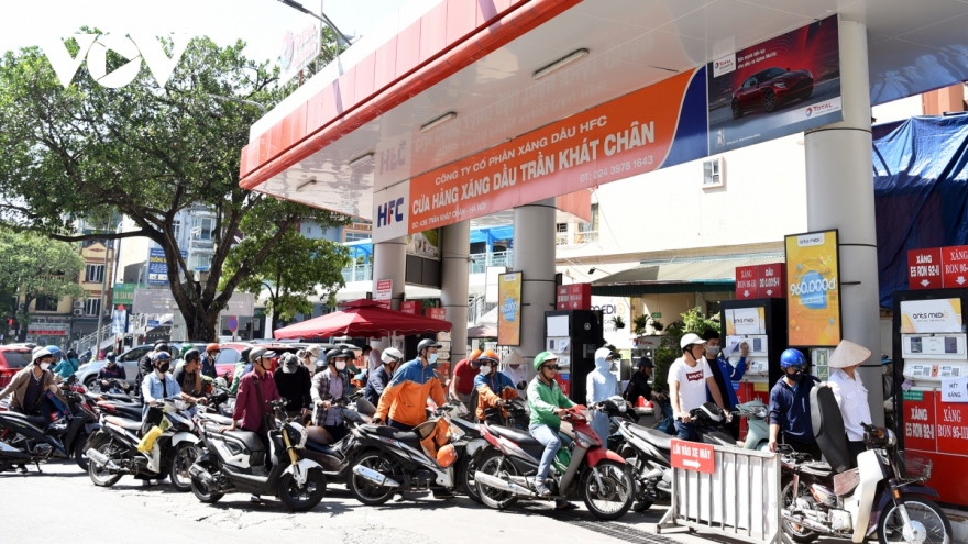 Retail petroleum prices rise after four consecutive decreases